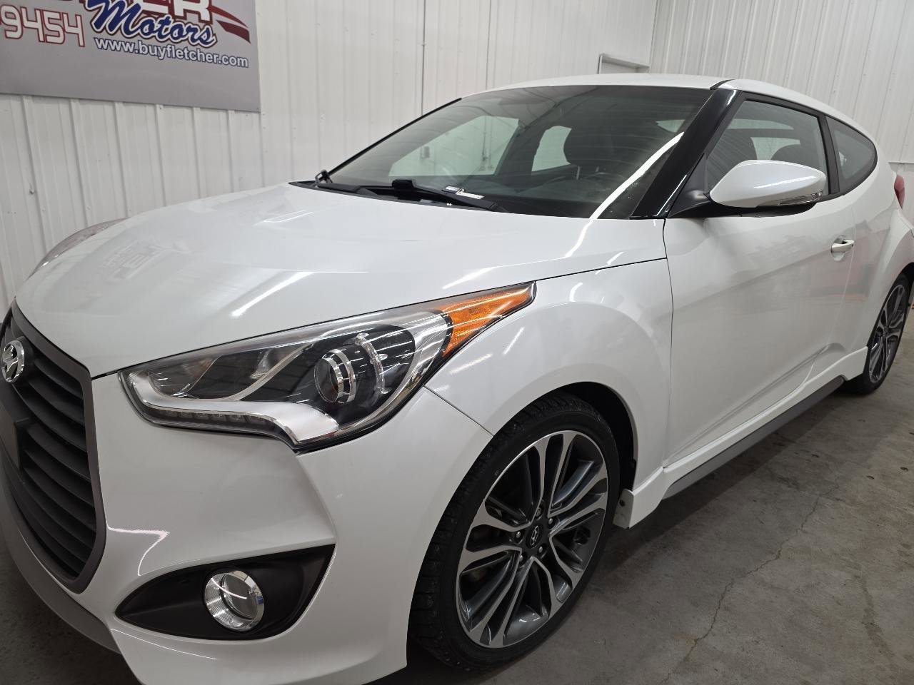Used 2016 Hyundai Veloster Turbo FWD image 3