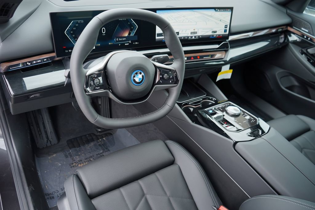New 2026 BMW i5 eDrive40 w/ Premium Package image 13
