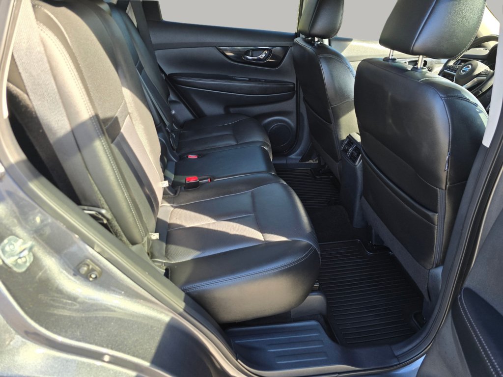 Used 2019 Nissan Rogue SL FWD image 25