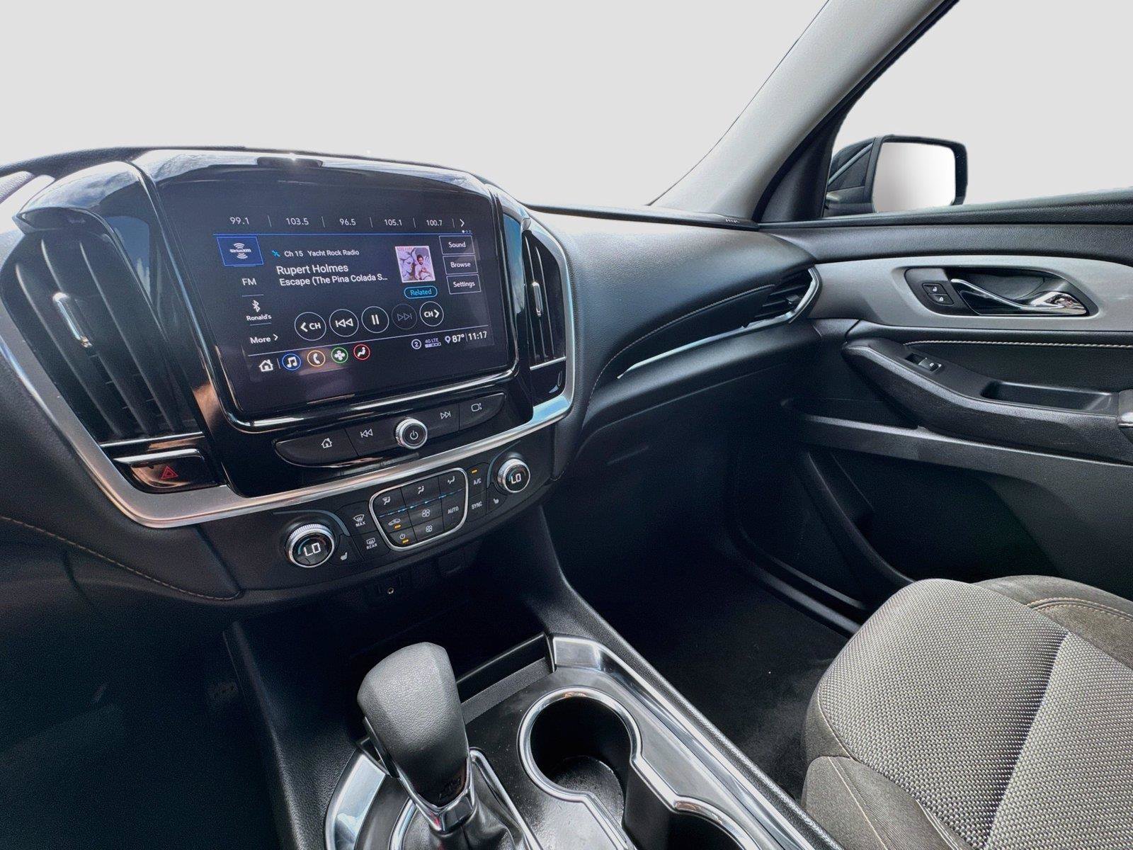 Used 2021 Chevrolet Traverse LT FWD image 15