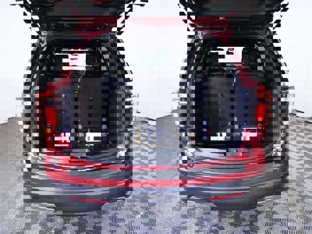 Certified 2019 Ford Explorer XLT w/ Equipment Group 202A image 9