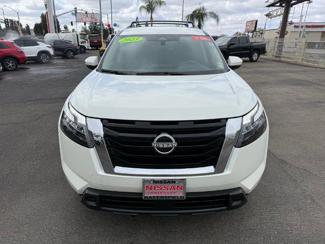 Certified 2023 Nissan Pathfinder SV image 2
