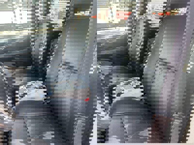 Used 2016 Chrysler Town & Country Touring image 17