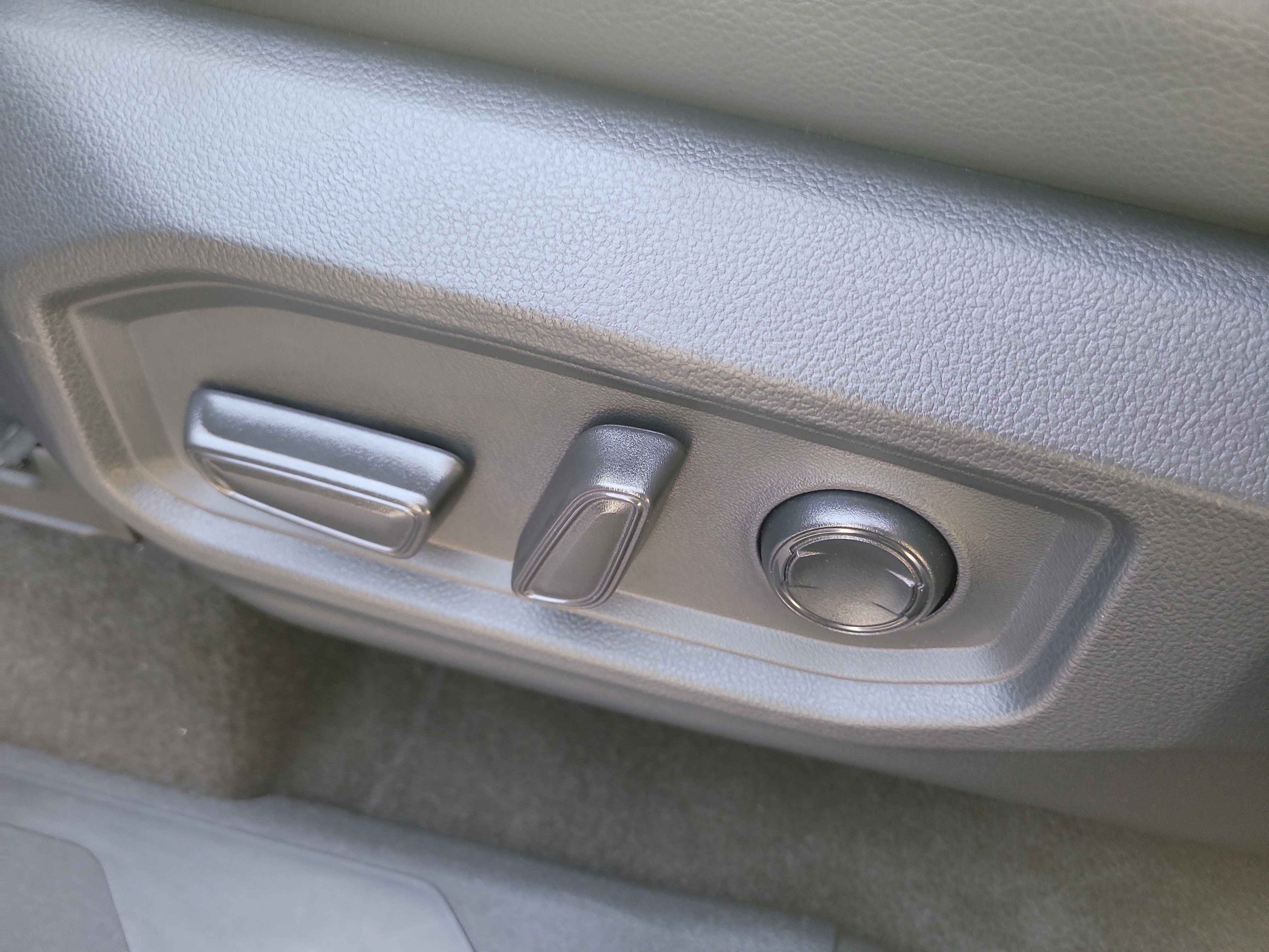 Used 2025 Toyota Tundra Limited image 23