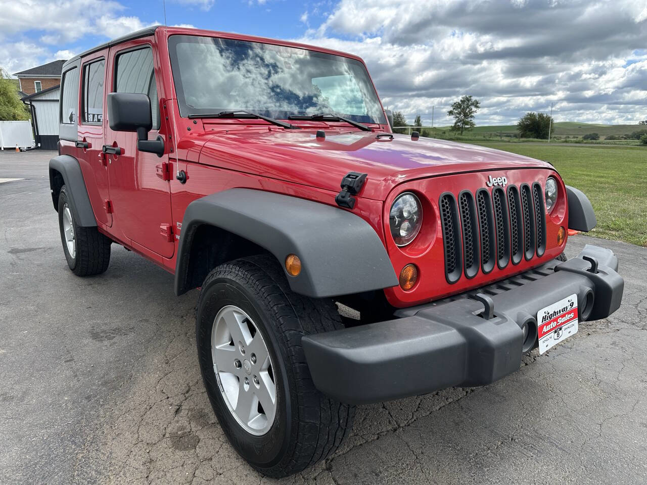 Used 2011 Jeep Wrangler Unlimited Sport image 9