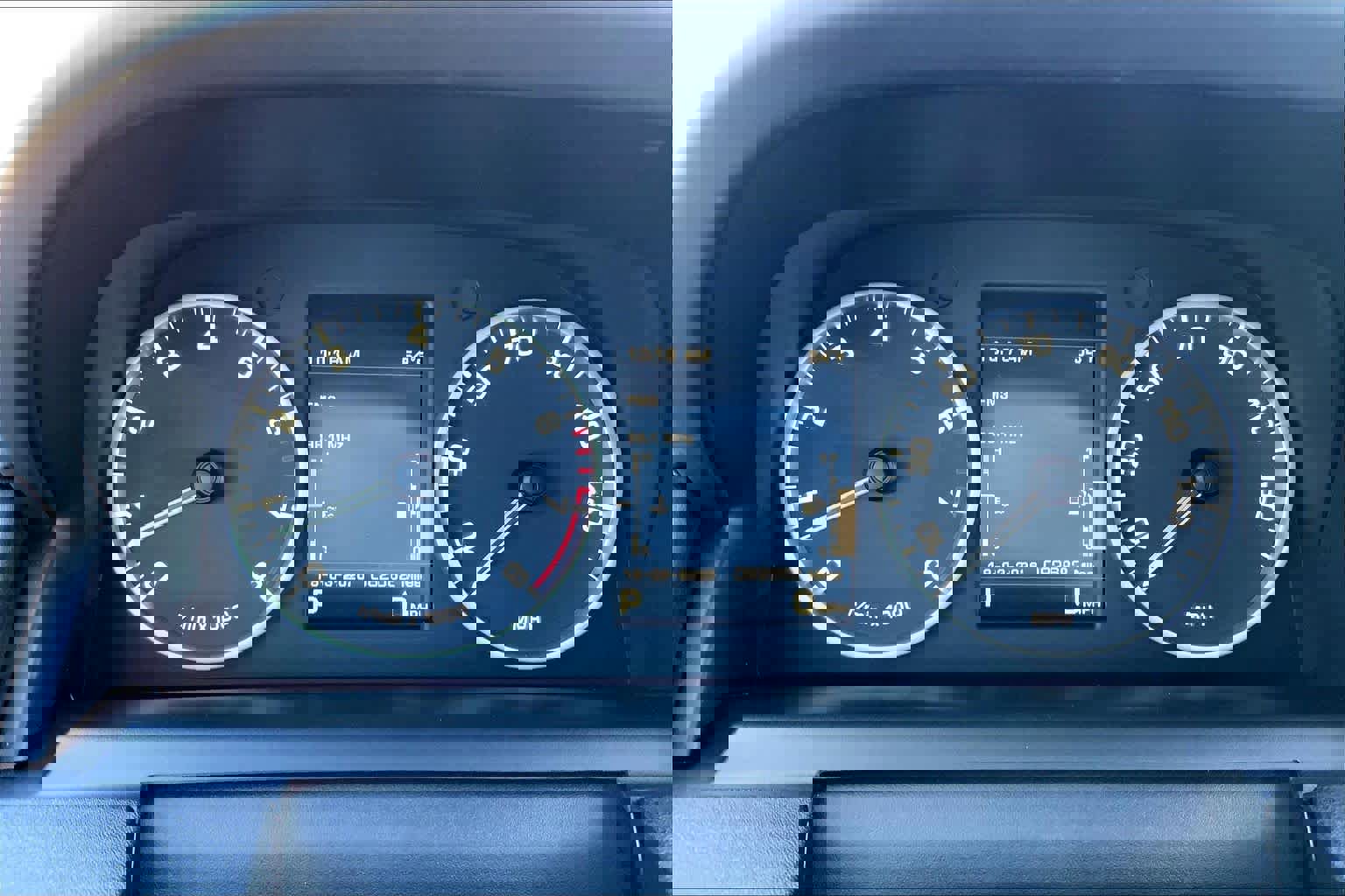 Used 2014 Land Rover LR4 HSE LUX image 25