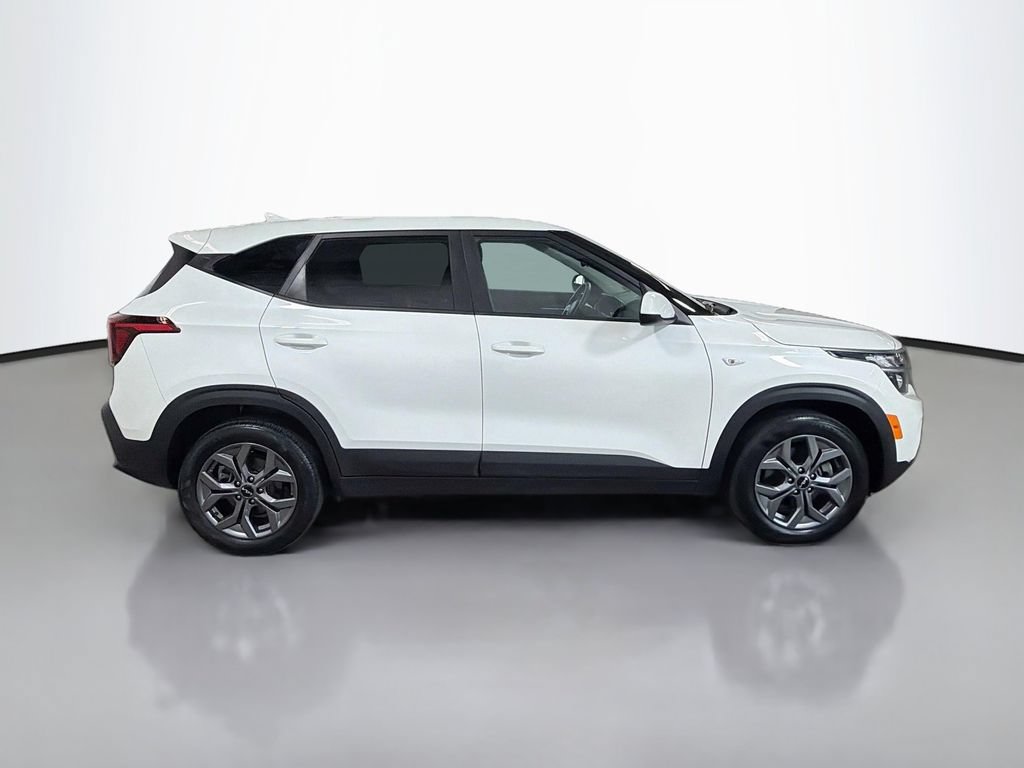 Used 2024 Kia Seltos LX AWD/4WD image 10