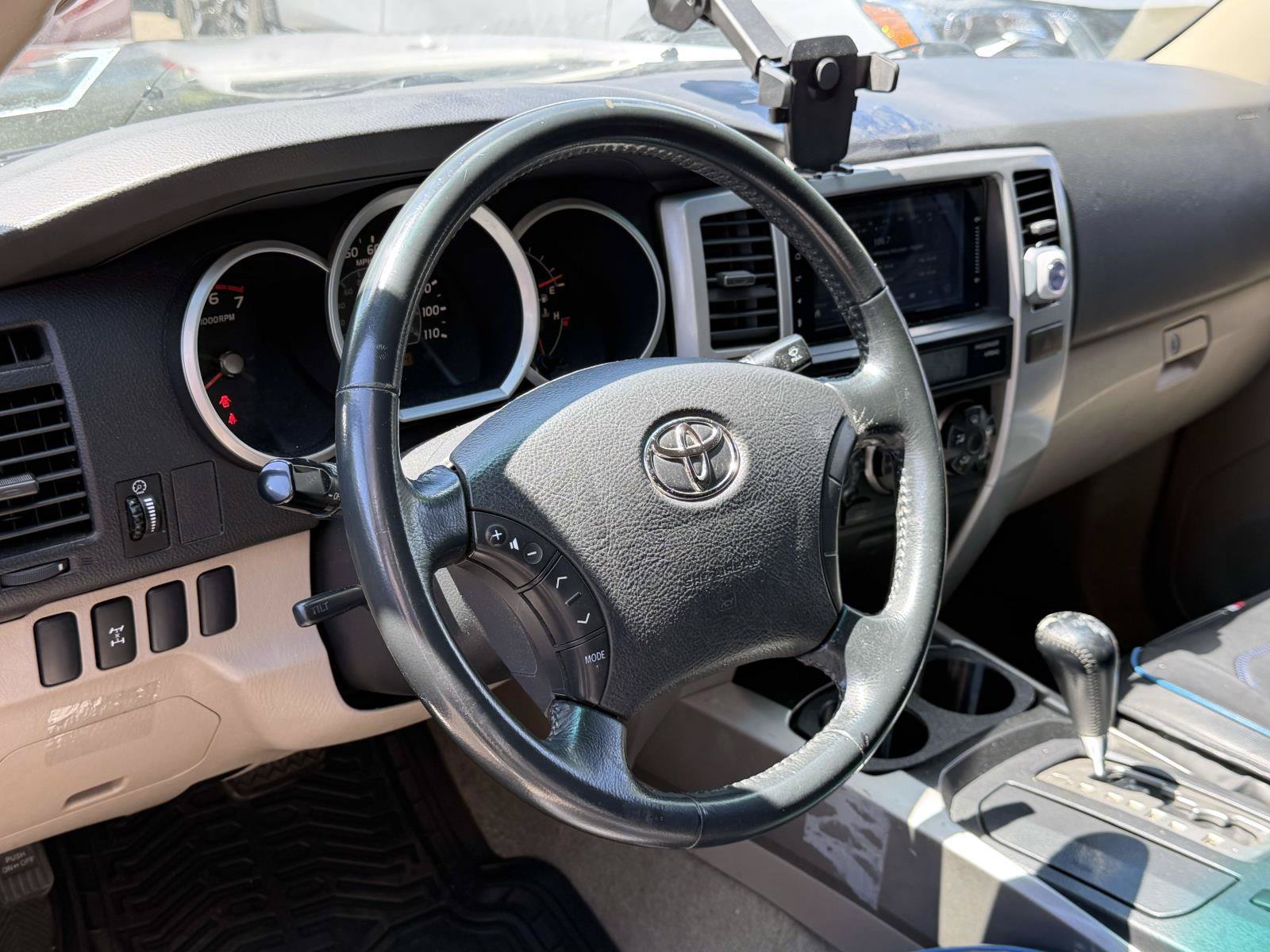 Used 2007 Toyota 4Runner SR5 AWD/4WD image 14