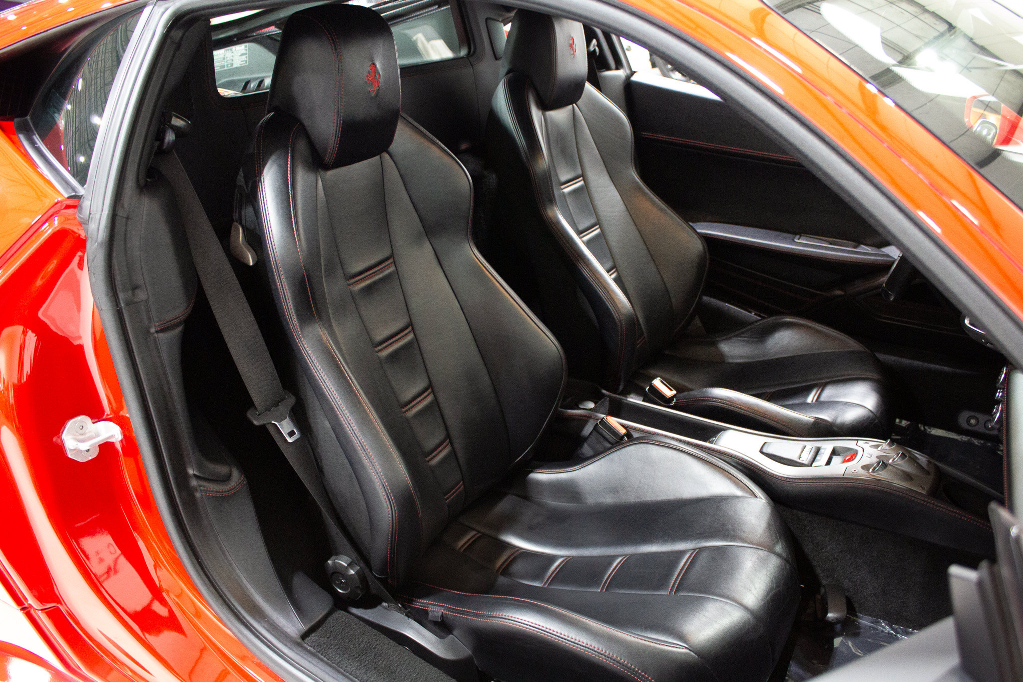 Used 2014 Ferrari 458 Italia Coupe RWD image 25