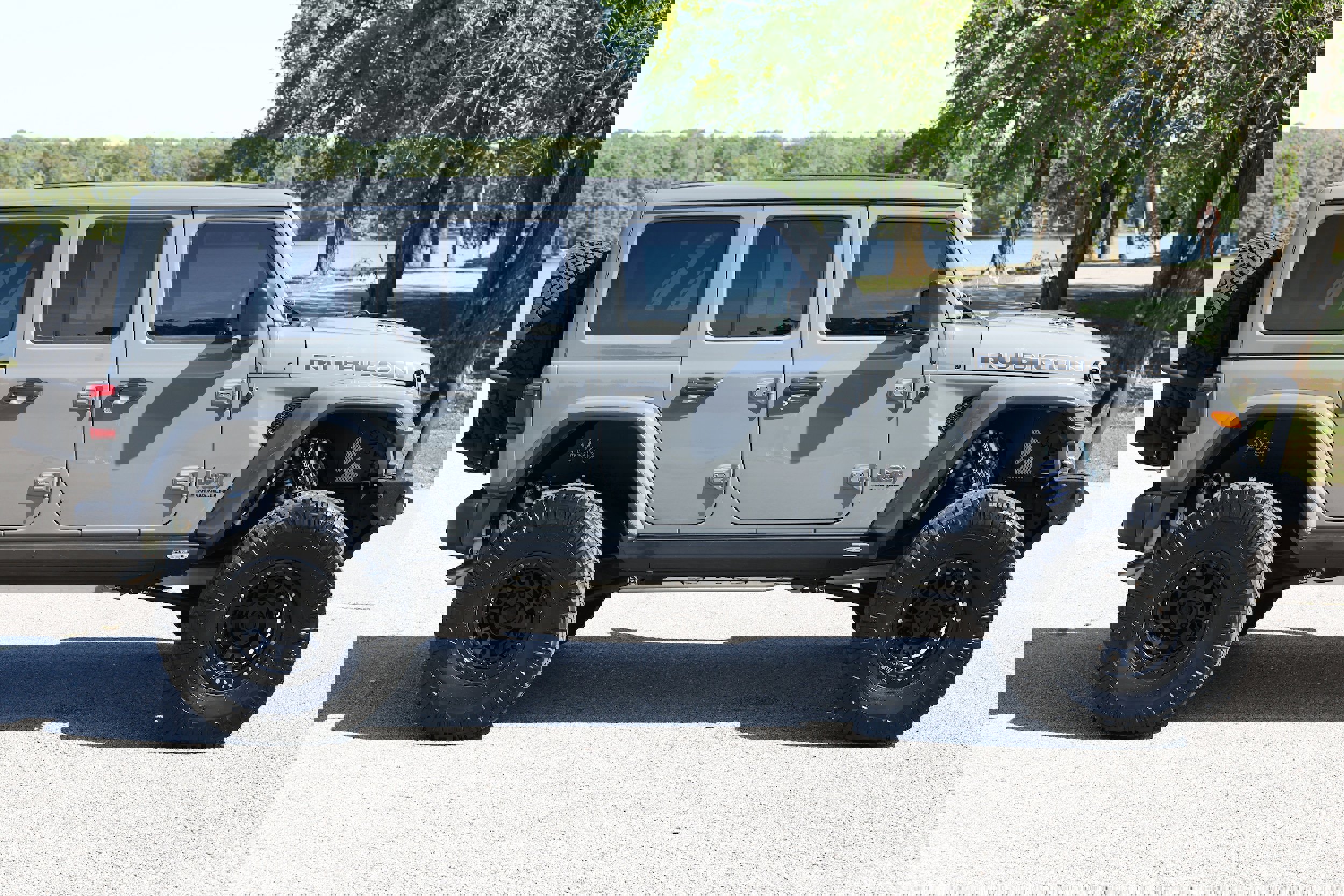 Used 2023 Jeep Wrangler Rubicon 392 w/ Trailer Tow Package image 9