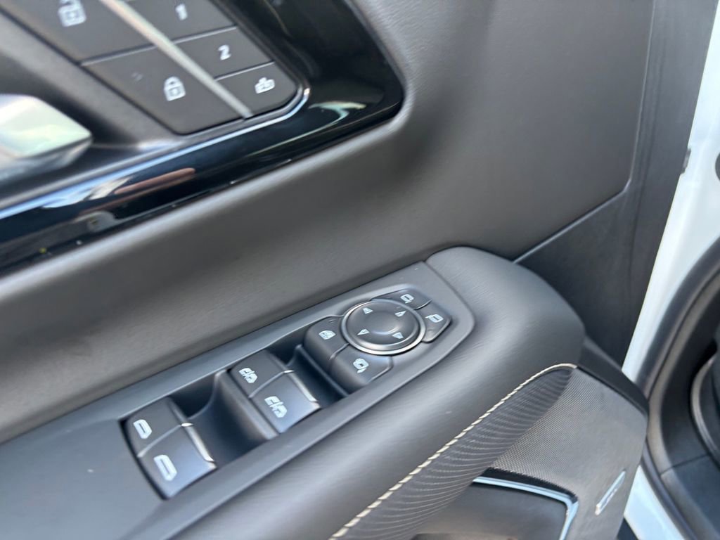 Used 2026 Chevrolet Suburban Premier image 21