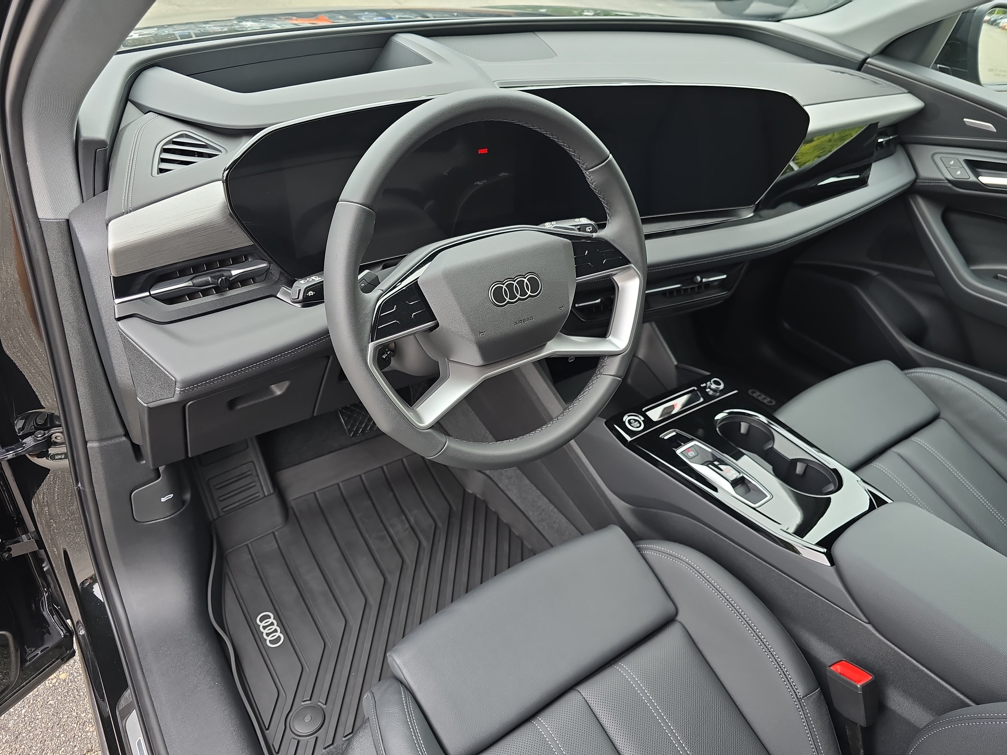 Used 2025 Audi Q6 e-tron Premium Plus w/ Premium Plus AWD/4WD image 16