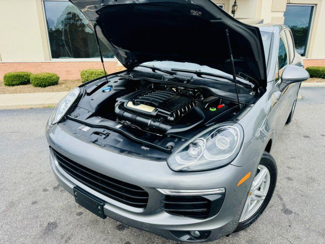 Used 2016 Porsche Cayenne image 24