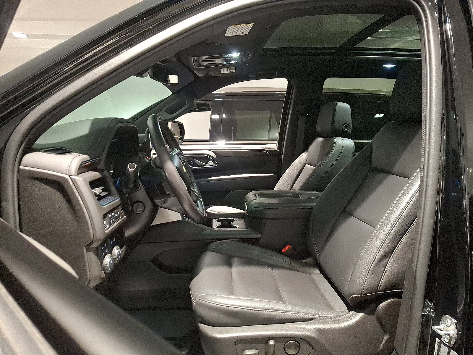 Used 2022 Chevrolet Tahoe LT w/ LT Signature Plus Package image 15