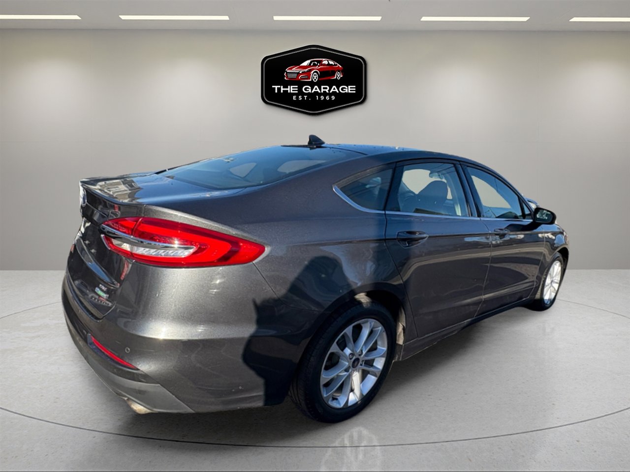 Used 2020 Ford Fusion SE image 8