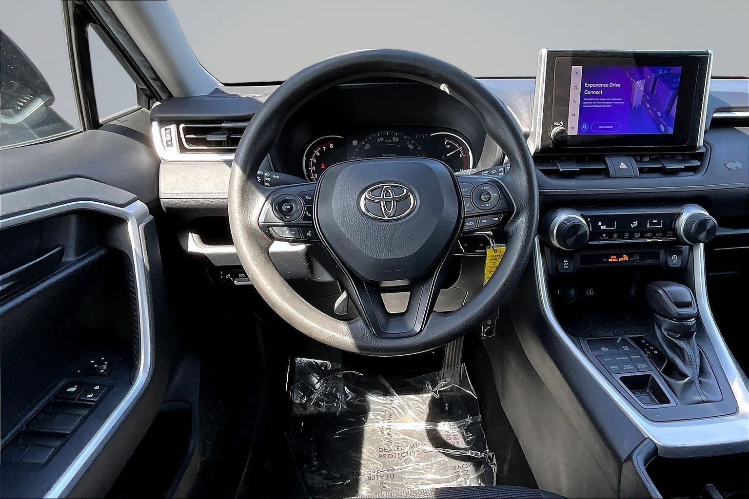 Used 2023 Toyota RAV4 LE AWD/4WD image 8