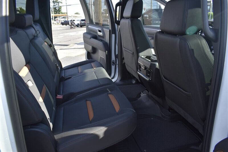 Used 2025 GMC Sierra 3500 AT4 w/ AT4 Premium Plus Package image 17