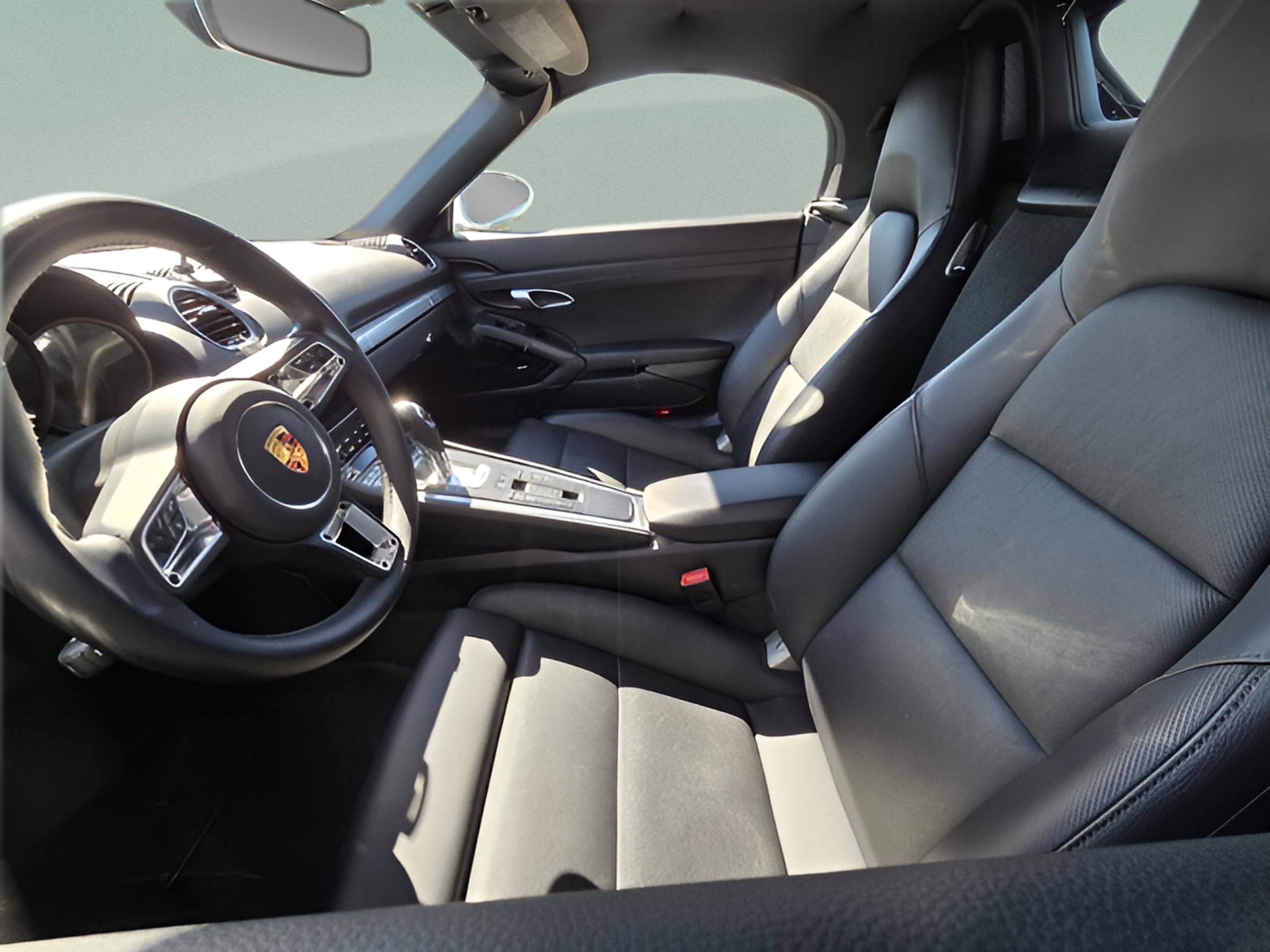 Used 2021 Porsche 718 Boxster image 8