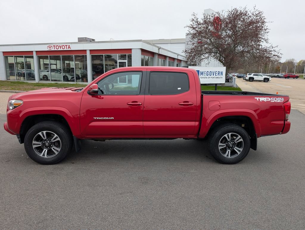 Used 2016 Toyota Tacoma TRD Sport w/ Towing Package AWD/4WD image 2