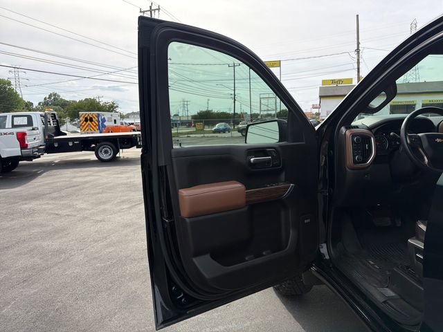 Used 2019 Chevrolet Silverado 1500 High Country w/ Technology Package AWD/4WD image 22