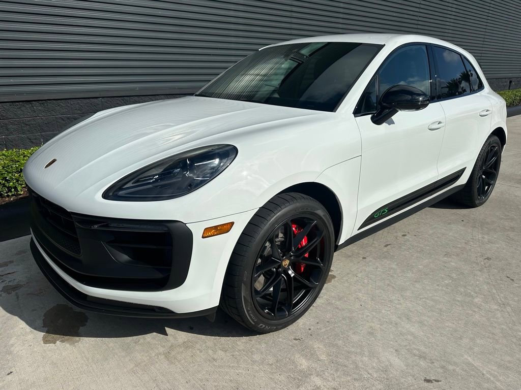 Certified 2026 Porsche Macan GTS image 7