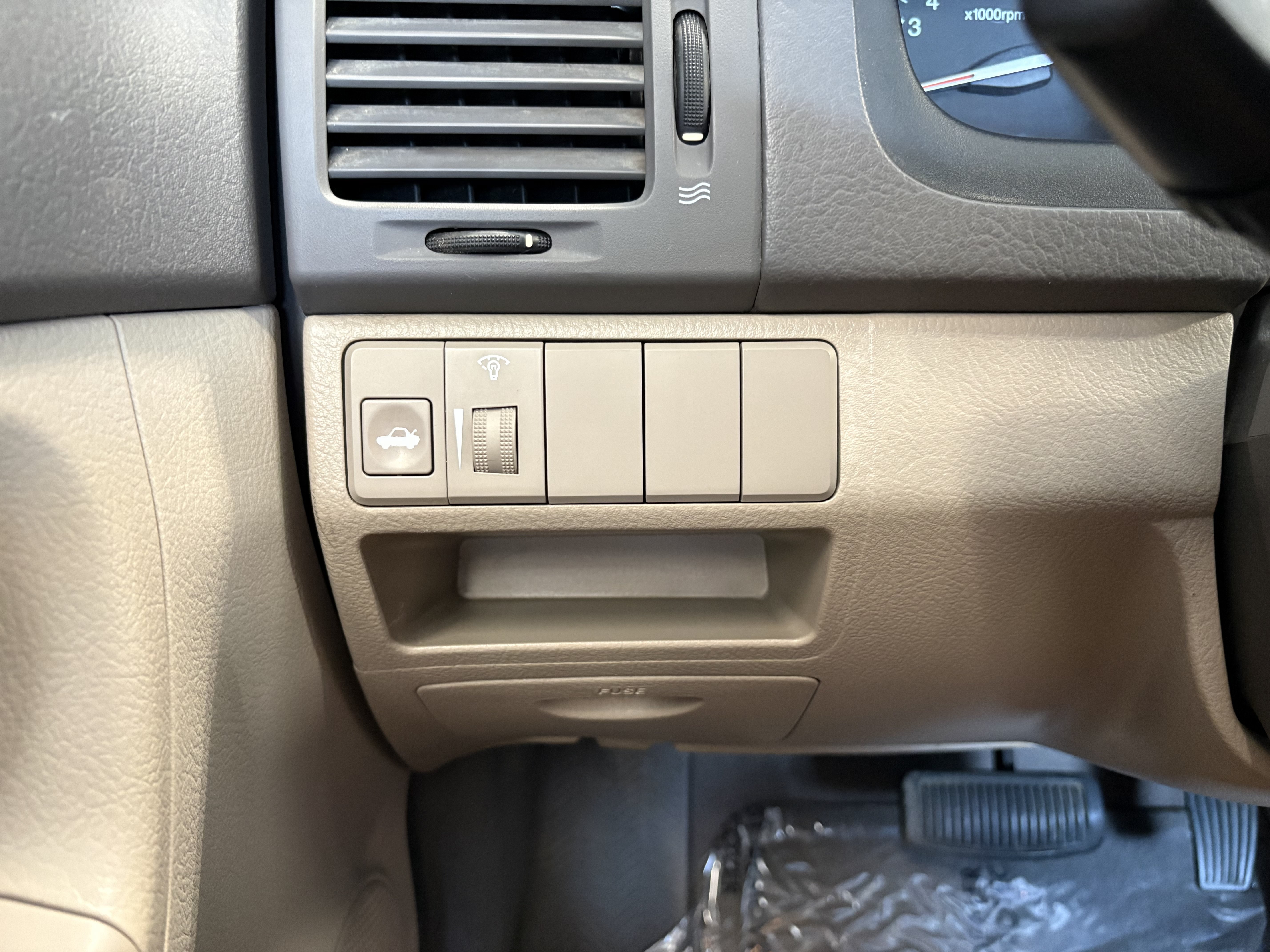 Used 2009 Kia Spectra EX FWD image 17