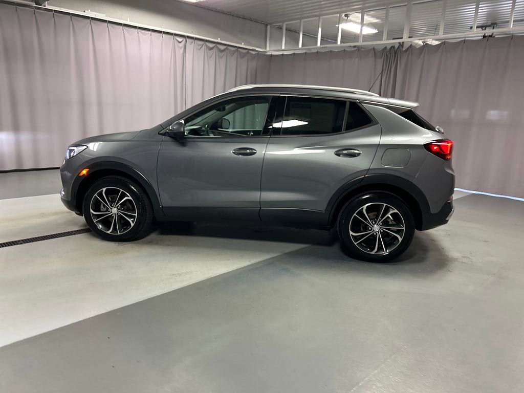 Used 2020 Buick Encore GX Essence w/ Advanced Technology Package AWD/4WD image 4