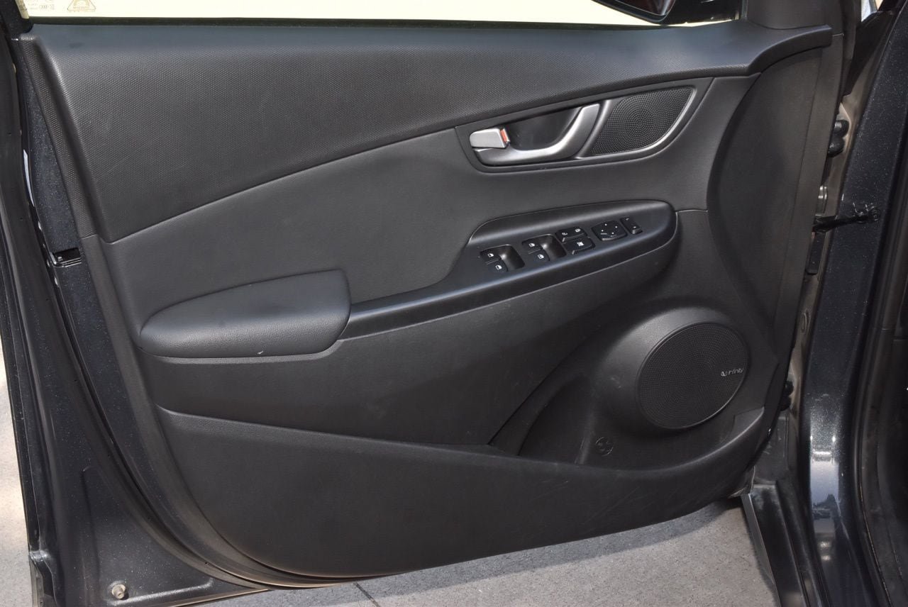 Used 2020 Hyundai Kona Limited AWD/4WD image 35