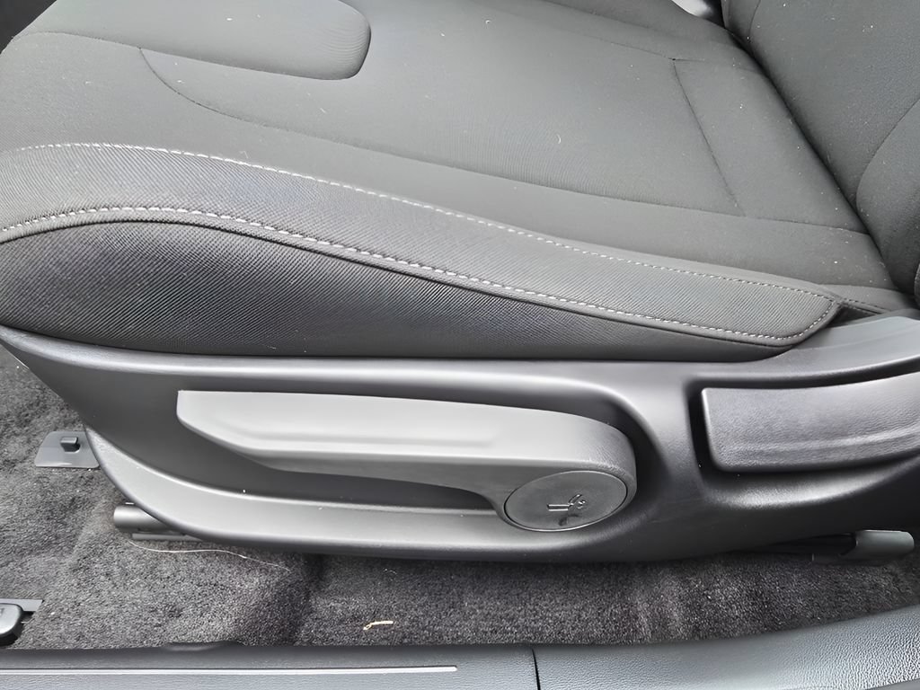 New 2026 Hyundai Elantra Hybrid FWD image 16