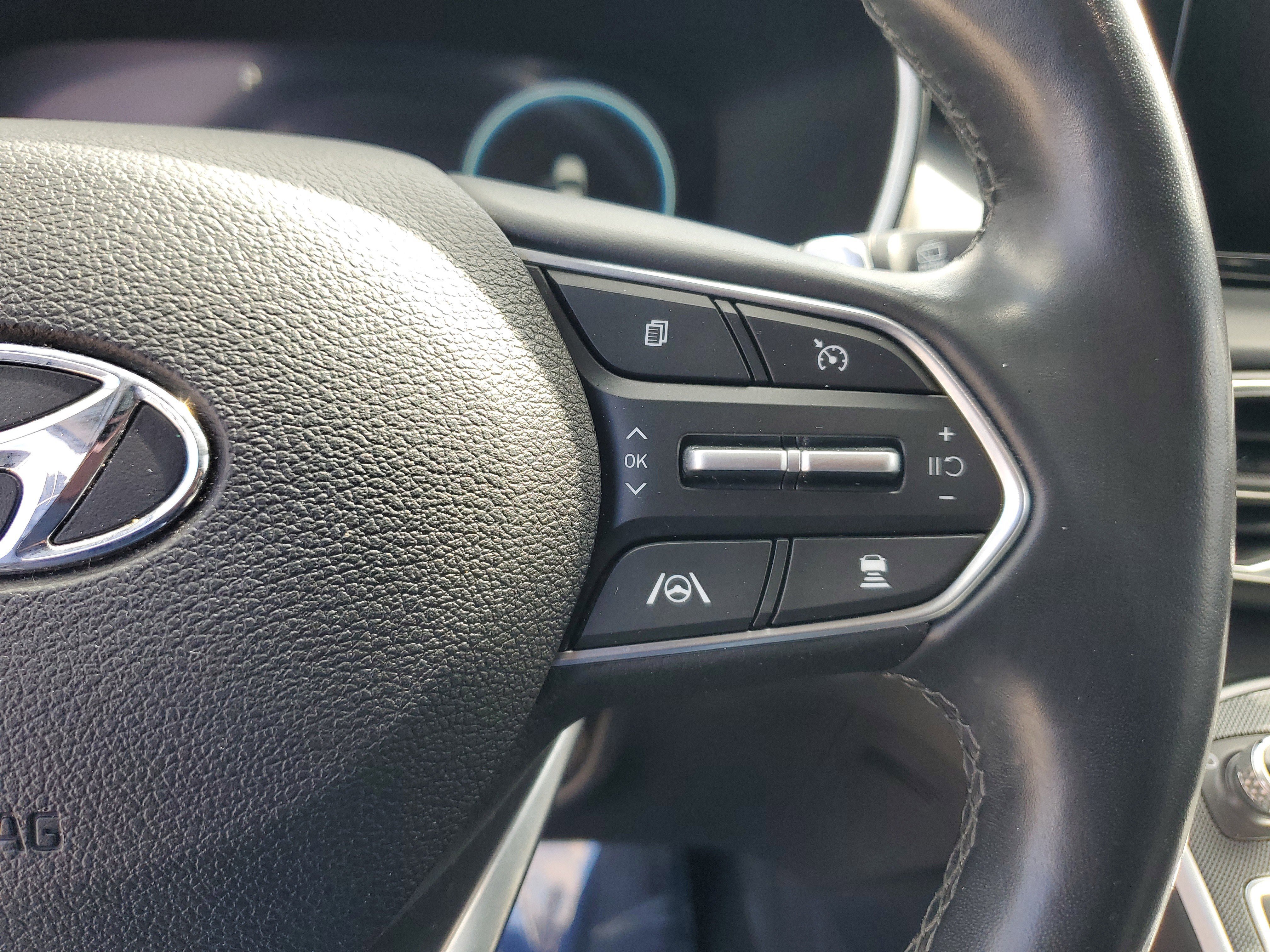 Used 2021 Hyundai Santa Fe Limited w/ Cargo Package image 24