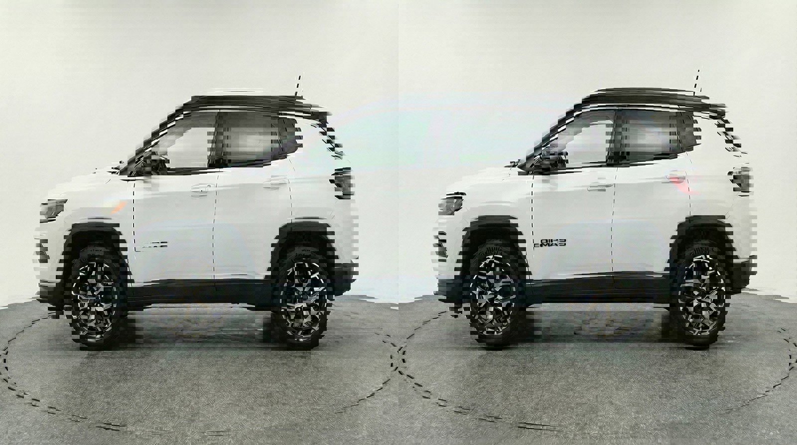 Used 2025 Jeep Compass Limited image 4