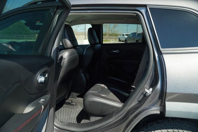 Used 2021 Jeep Cherokee Trailhawk AWD/4WD image 15