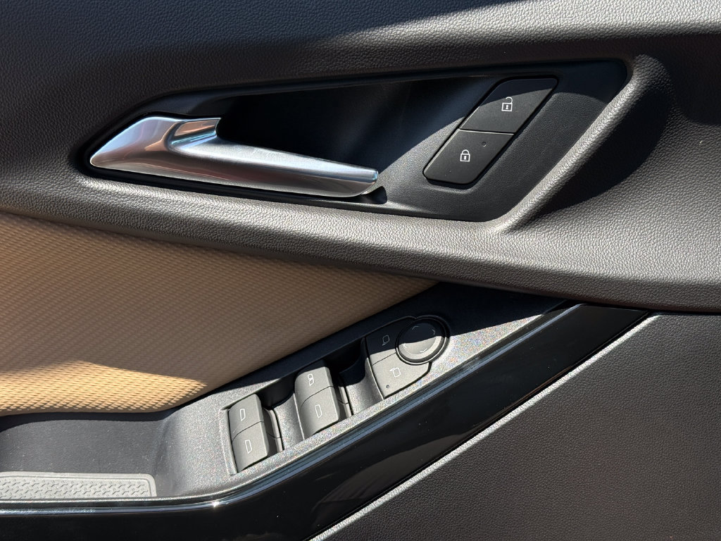 New 2027 Chevrolet Equinox ACTIV FWD image 16