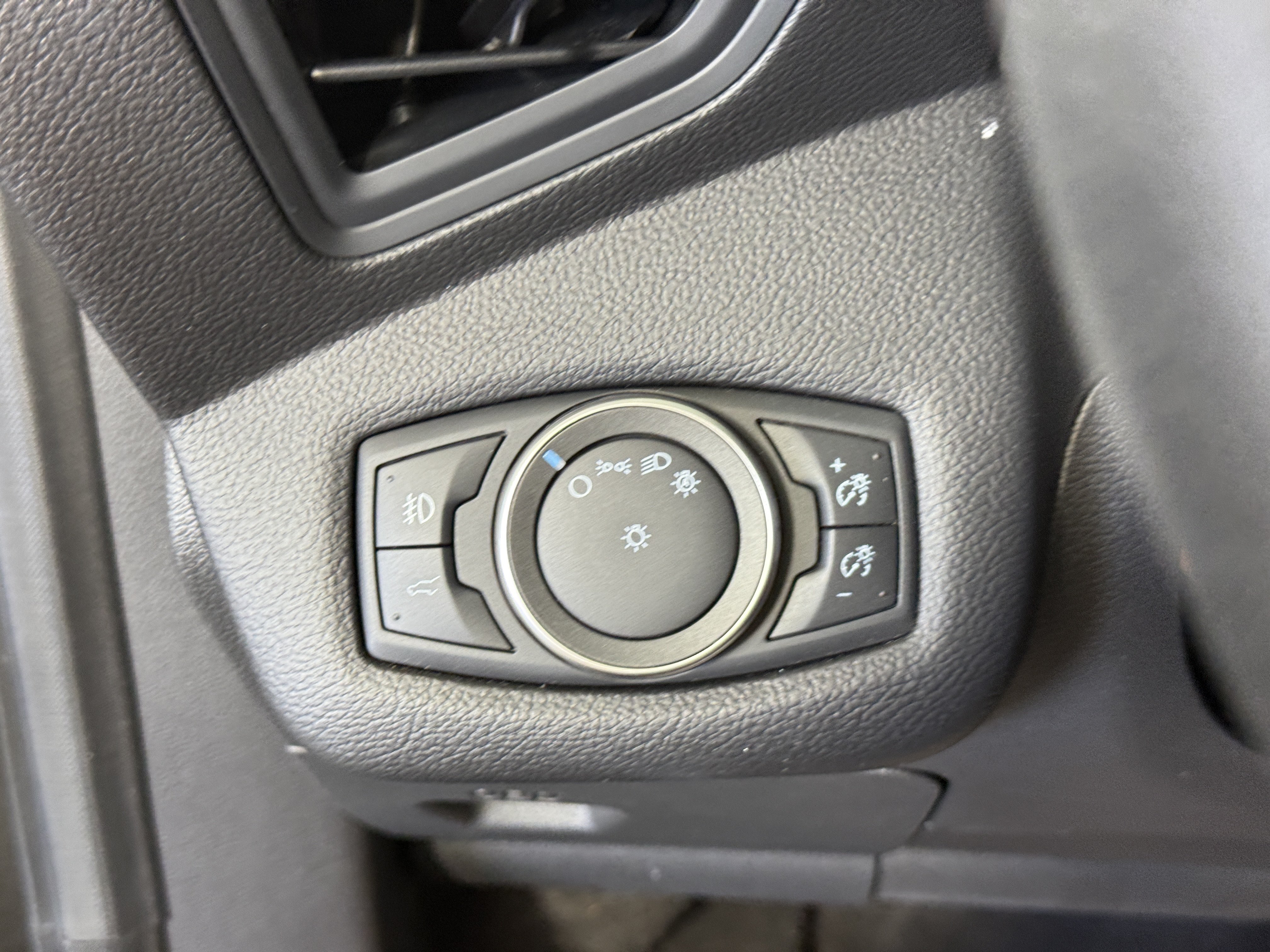 Certified 2019 Ford Escape SE FWD image 23