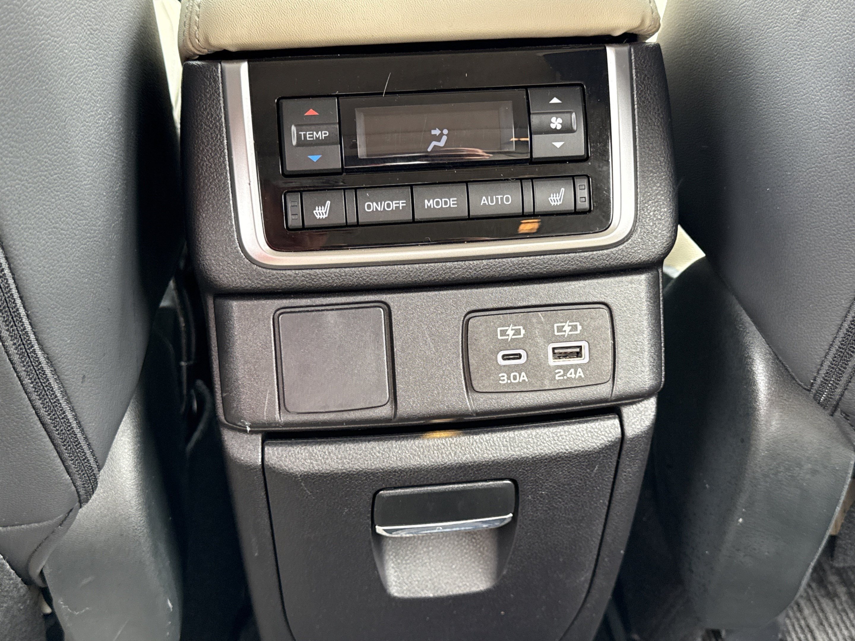 Used 2023 Subaru Ascent Limited w/ Technology Package AWD/4WD image 29
