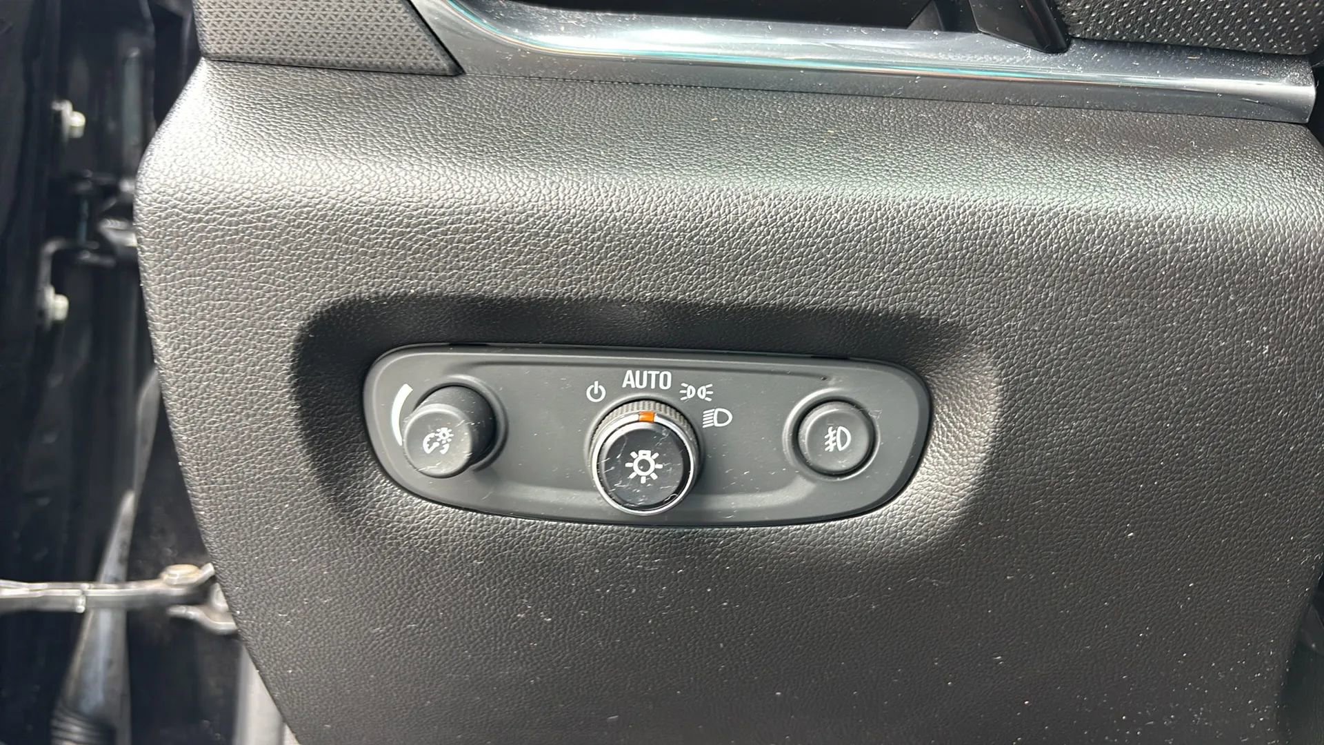Used 2019 Chevrolet Traverse Premier w/ Redline Edition AWD/4WD image 22