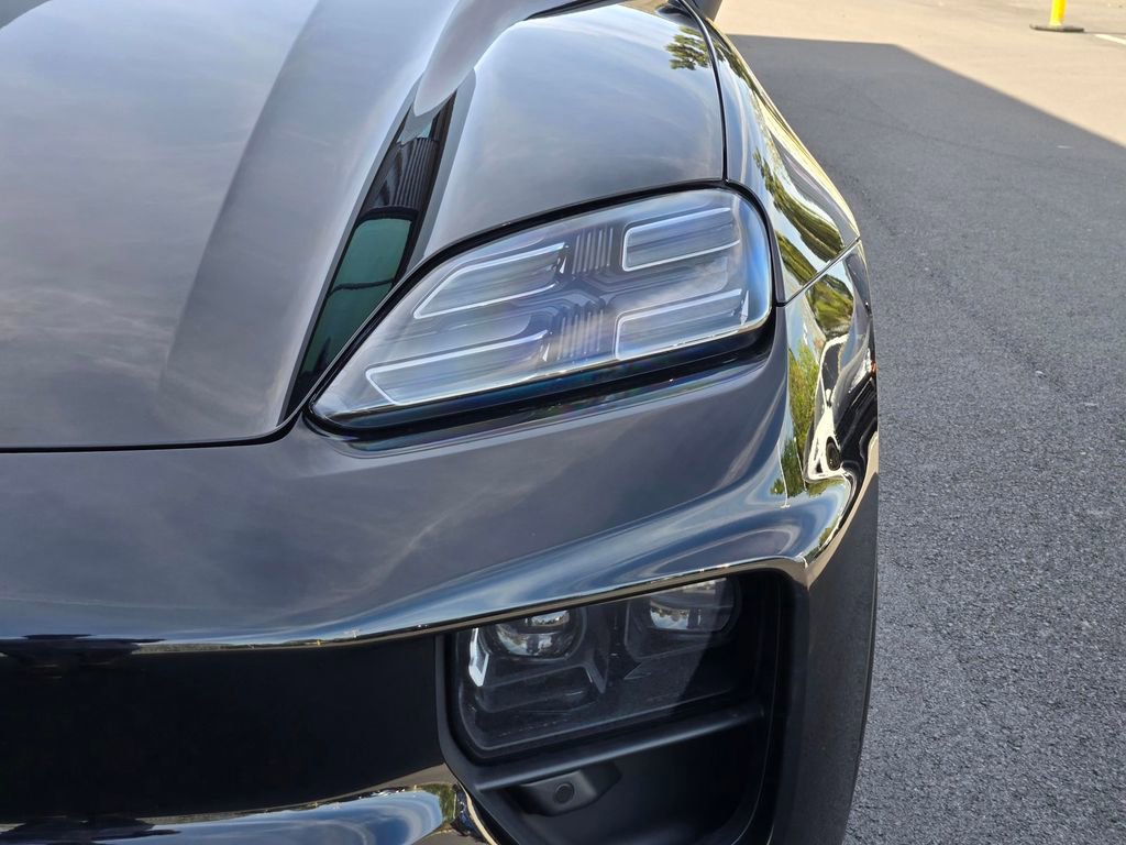 New 2026 Porsche Macan 4 Electric AWD/4WD image 12