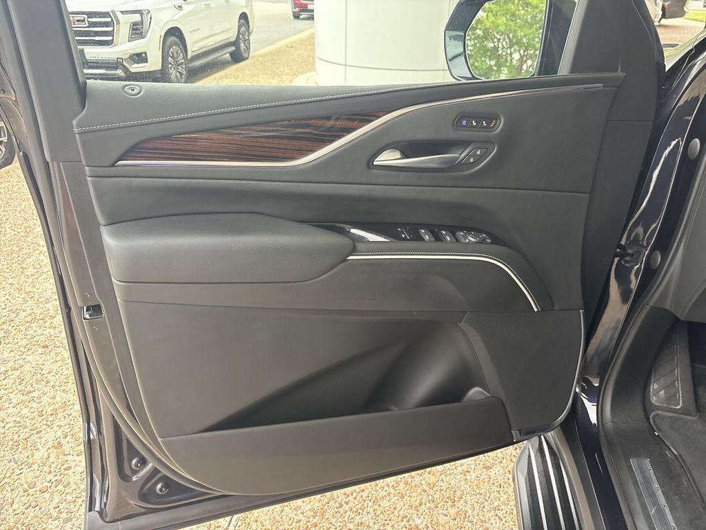 Certified 2023 Cadillac Escalade Premium Luxury AWD/4WD image 23