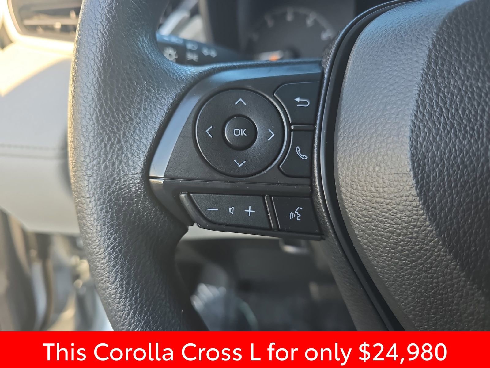 Used 2024 Toyota Corolla Cross L image 22