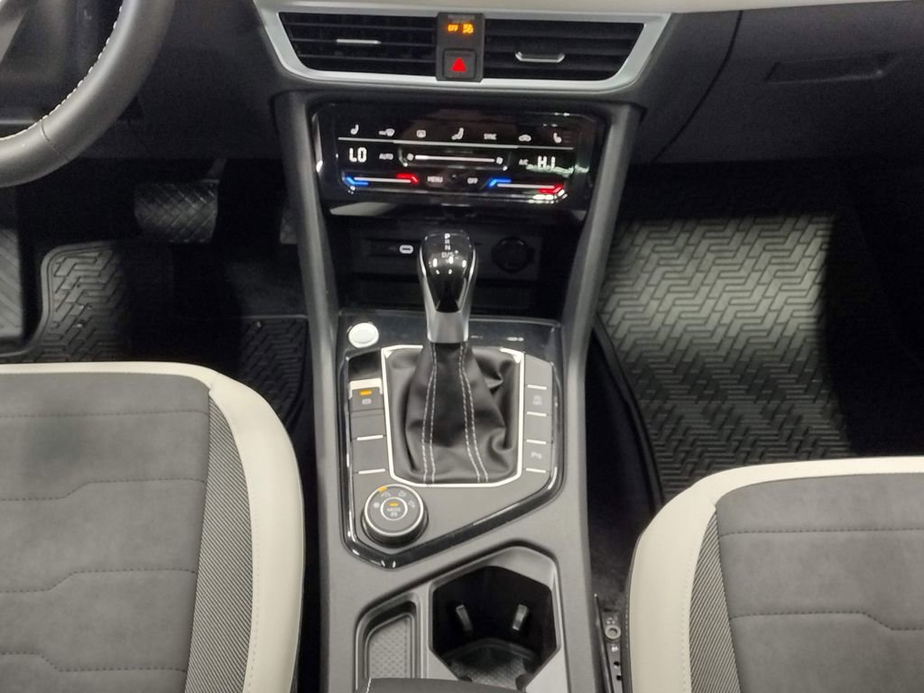 New 2026 Volkswagen Taos SE AWD/4WD image 36