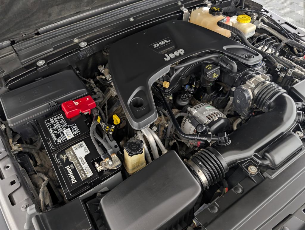 Used 2019 Jeep Wrangler Sport AWD/4WD image 7