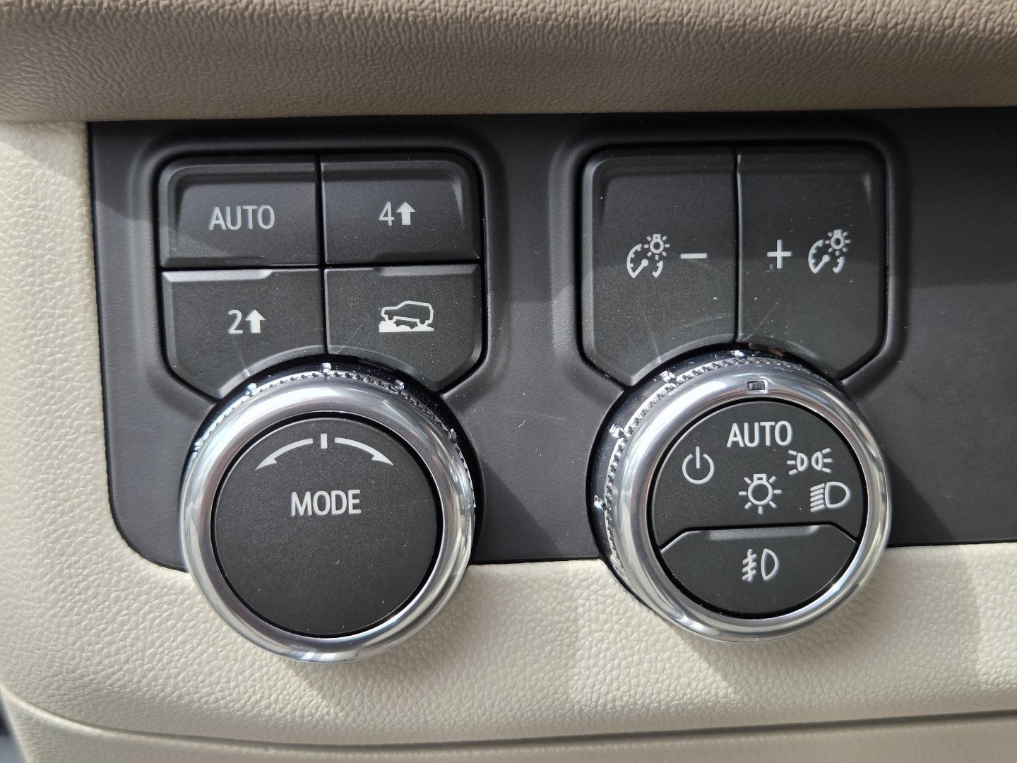 New 2026 GMC Yukon XL Denali w/ Sun & Power Step Package AWD/4WD image 32