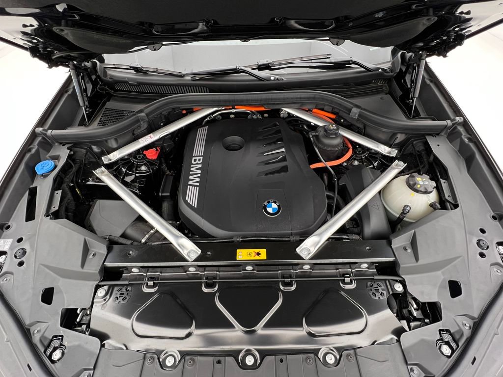 Certified 2025 BMW X5 xDrive50e w/ Premium Package image 25