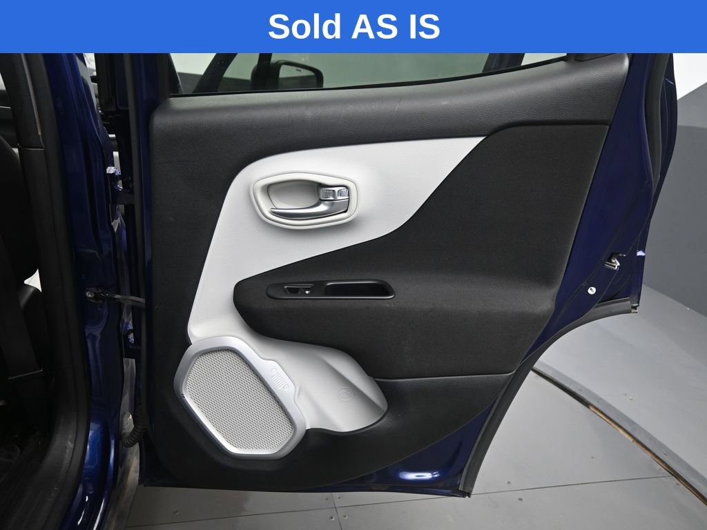 Used 2018 Jeep Renegade Latitude FWD image 16