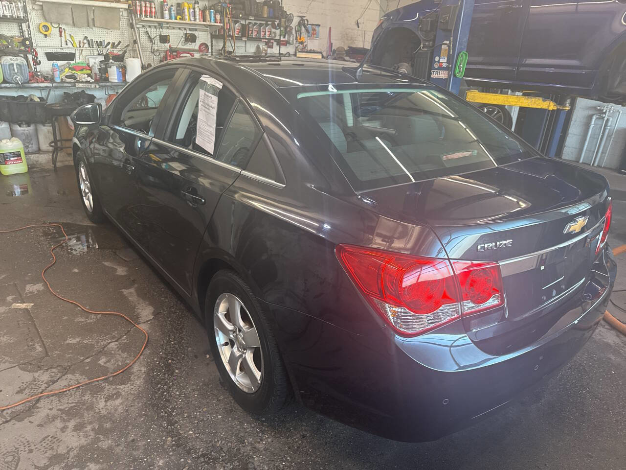 Used 2011 Chevrolet Cruze LT image 2