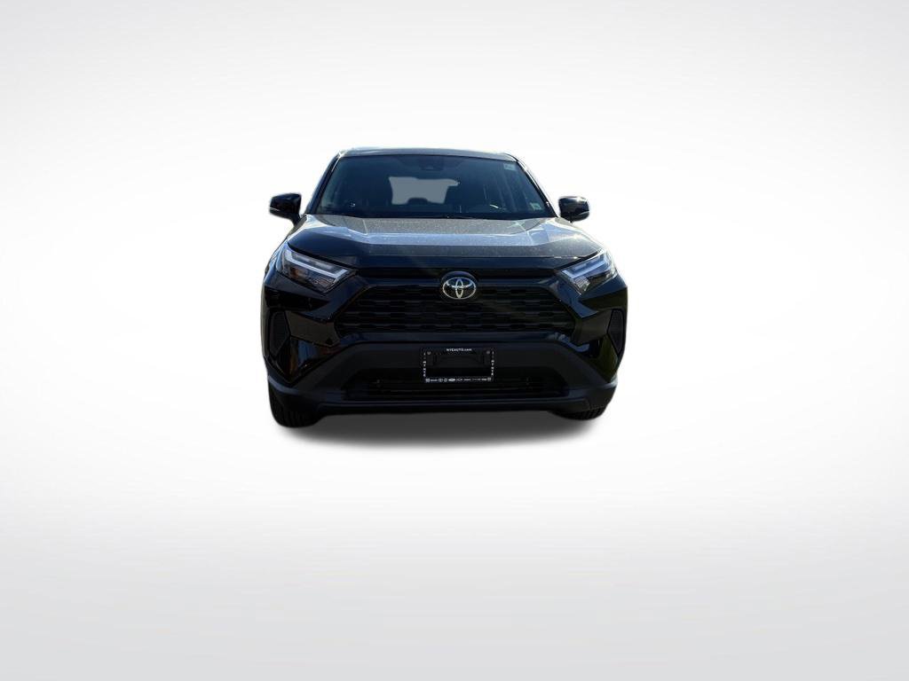 Used 2024 Toyota RAV4 LE AWD/4WD image 9