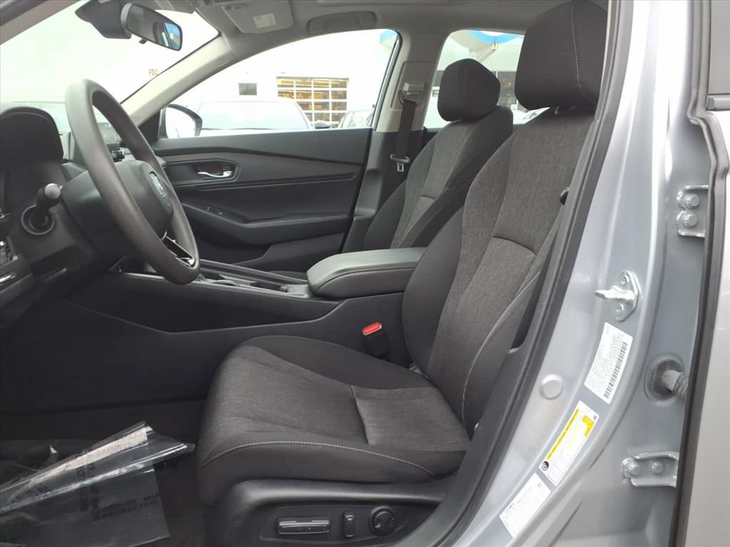 Used 2023 Honda Accord EX image 14