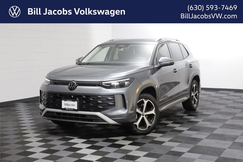 Used 2026 Volkswagen Tiguan SE w/ Panoramic Sunroof Package