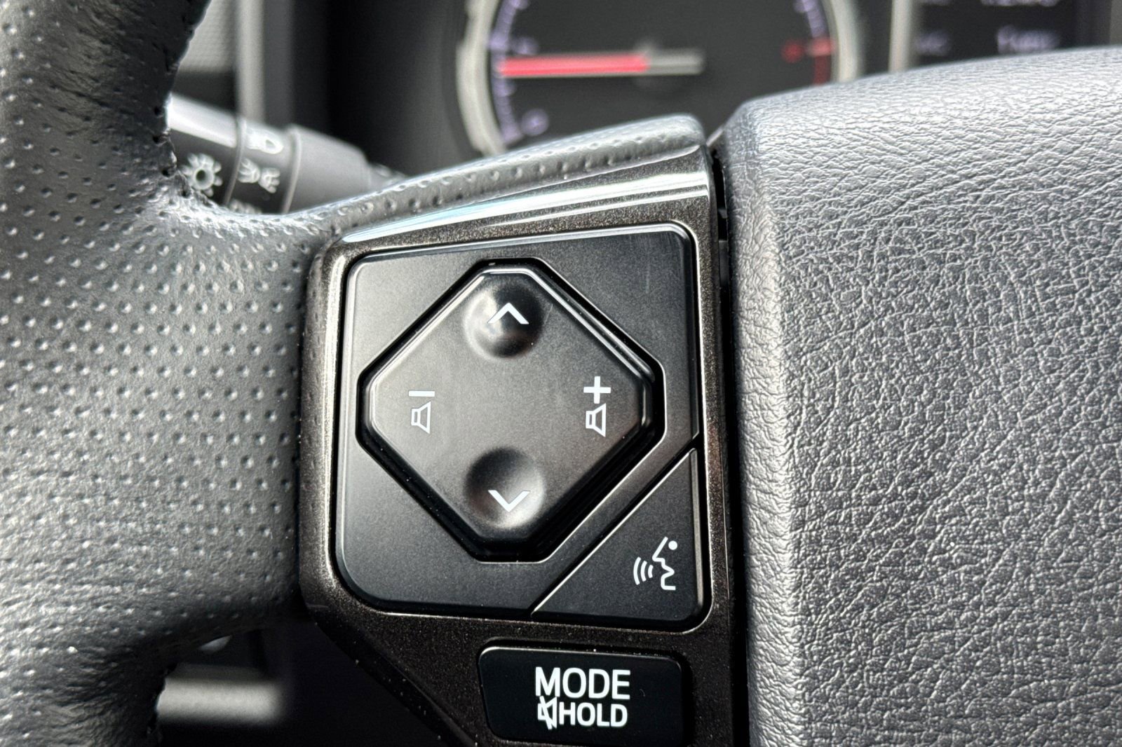Used 2024 Toyota 4Runner TRD Off-Road Premium w/ TRD Black Wheel Package (TMS) AWD/4WD image 31