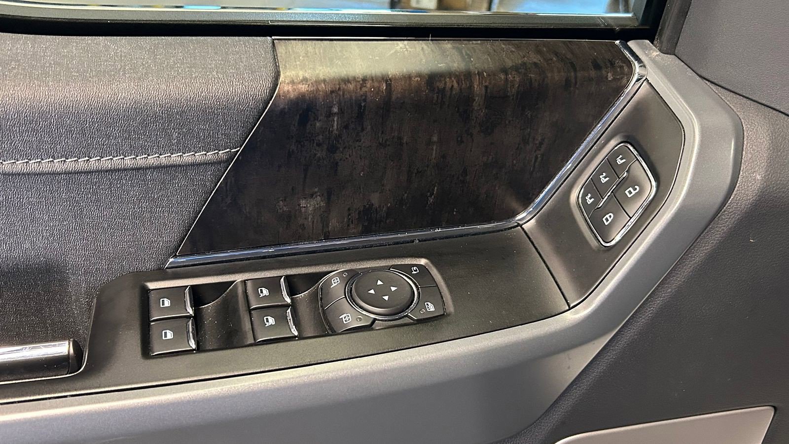 Used 2022 Ford F150 Lariat w/ Equipment Group 502A High image 9